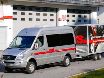 Anhänger gross - PS Busreisen Liechtenstein - Philipp Schädler Anstalt